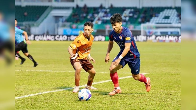 Phân tích chiến thuật và đội hình