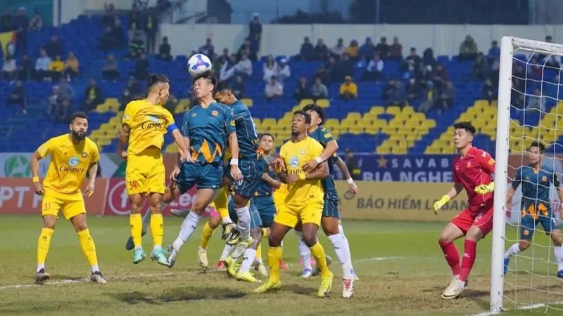 Tin Tức Đội Bóng và Tình Hình Lực Lượng